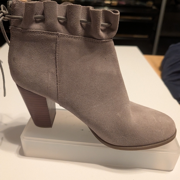 Crown & Ivy Morcella Ruffle Ankle Boots - Light Gray Suede - Picture 6 of 12